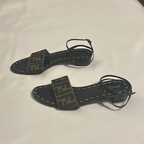 Fendi Sandals - Picture 2 of 7